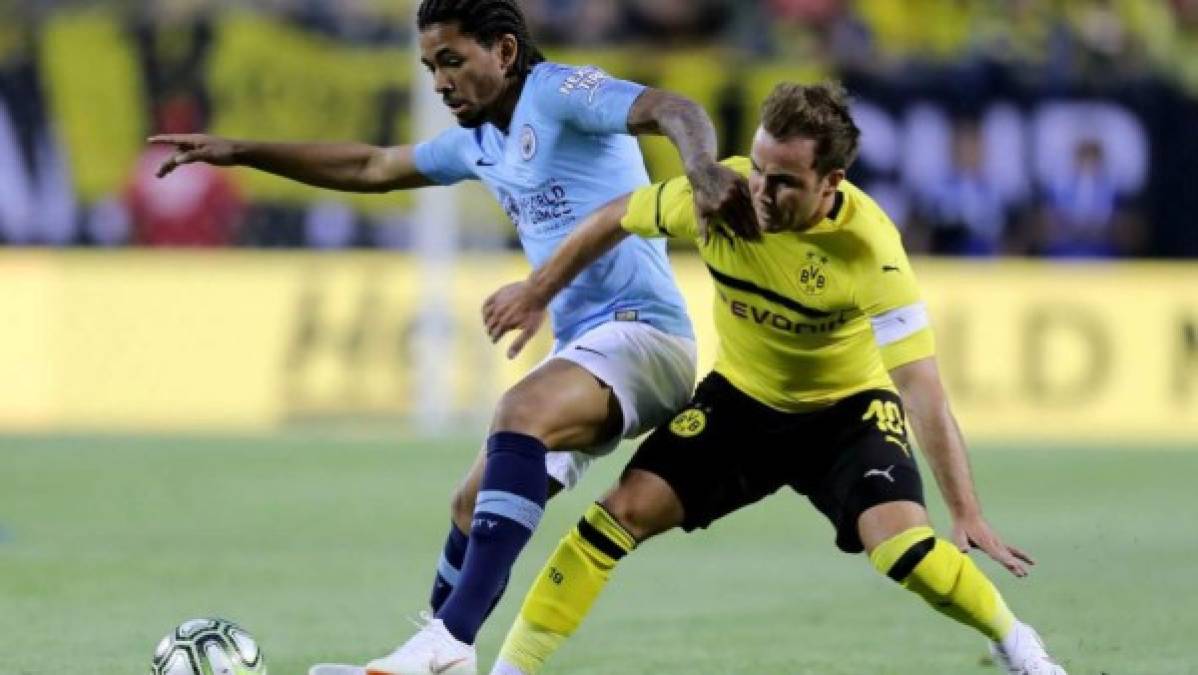 Según Sky Sports, el Manchester City se está planteando la cesión del centrocampista brasileño Douglas Luiz. El Benfica y el Girona son los principales candidatos.