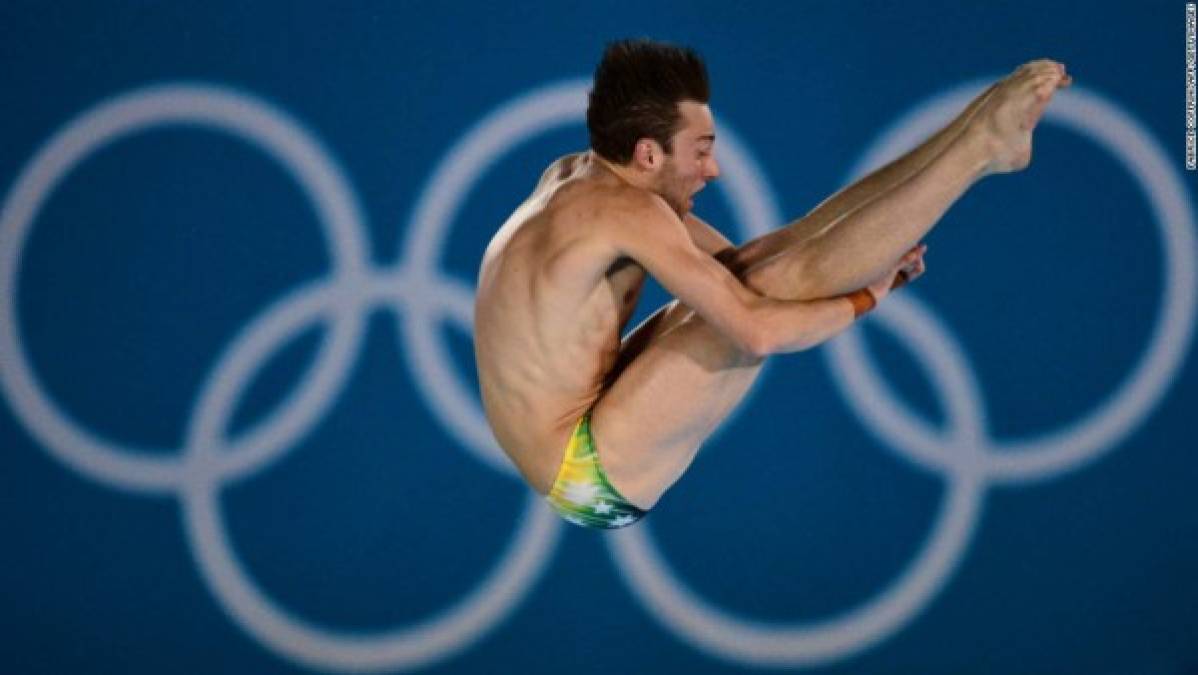 El atleta australiano Matthew Mitcham salió del clóset en una entrevista con el Sydney Morning Herald en 2008.