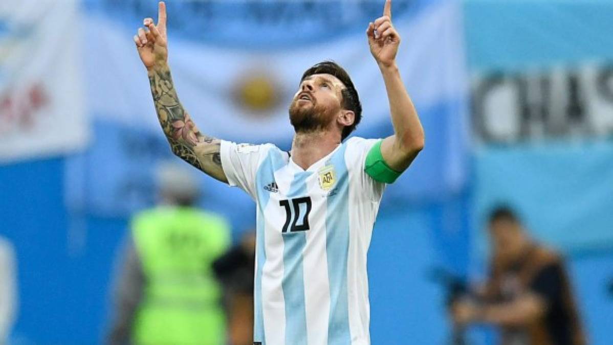 Cada vez que anota gol, Lionel Messi voltea al cielo y señala hacia arriba. ¿A quién le dedica sus anotaciones? A su abuela materna Celia, quien falleció en 1998.