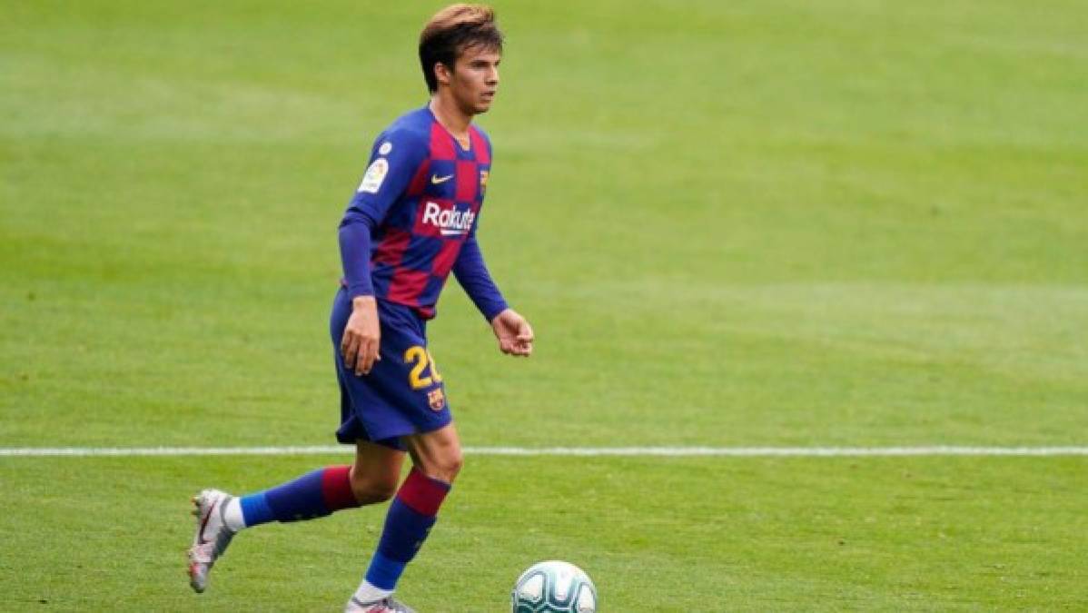 Riqui Puig​: Ronald Koeman le expresó que desea que salga del Barcelona cedido a préstamo a otro club ya que no contará con muchos minutos en esta nueva campaña: ' Le recomendaría irse cedido. A los 20 años, los jóvenes deben jugar', señaló el estratega del club catalán.