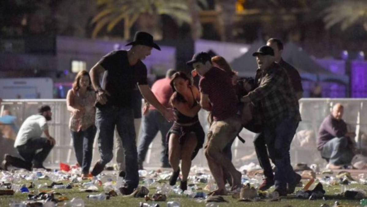 Concierto en Las Vegas: 58 muertos<br/><br/>Un hombre de 64 años disparó desde la ventana de su habitación de hotel contra la muchedumbre que acudía a un concierto de música country en Las Vegas, en octubre de 2017. El ataque dejó 58 muertos y unos 500 heridos. El atacante se suicidó.