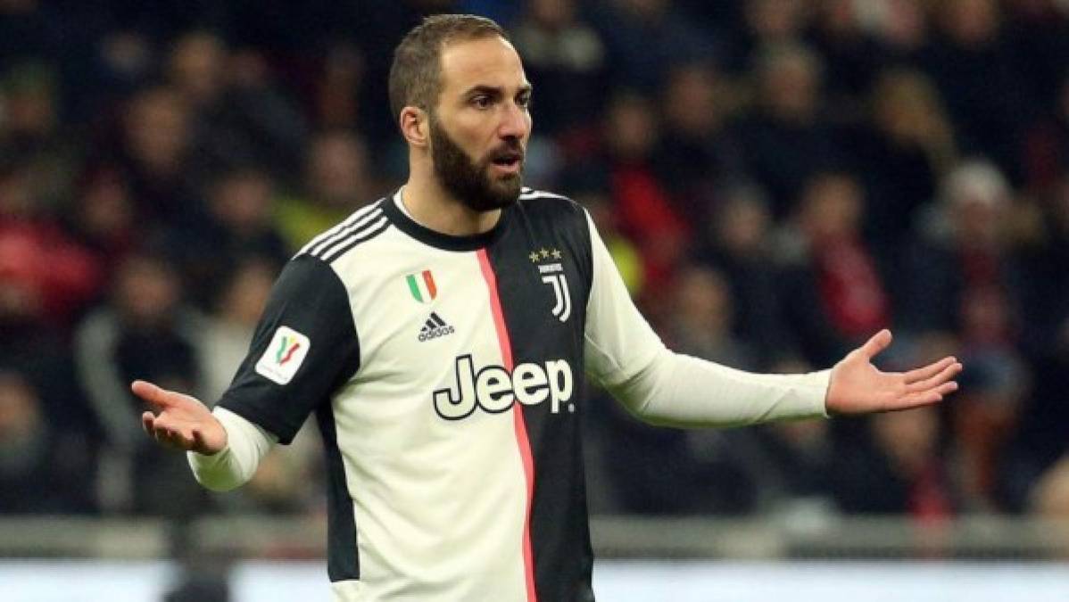 Gonzalo Higuaín: Según informa Calciomercato, el 'Pipita' no tiene claro su futuro de cara a la próxima temporada. El delantero argentino, a sus 32 años, tiene contrato hasta 2021, pero sí que cabe la posibilidad de que su futuro sea lejos de Turín, pues la Juve busca un delantero. Se menciona que River Plate sueña con tener en sus filas a Higuaín.