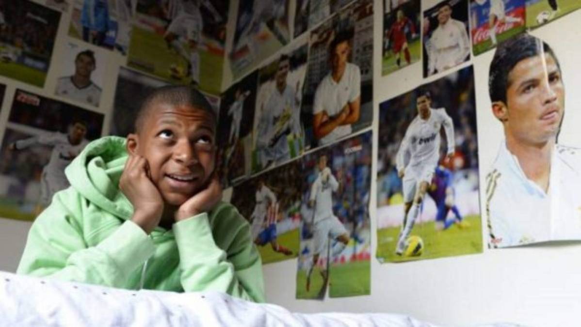 Kylian Mbappé - El joven delantero francés del PSG desde niño ha soñado con jugar en el Real Madrid y así lucía su habitación (imagen). No ha escondido su sueño de jugar en el club merengue y su ídolo ha sido Cristiano Ronaldo.