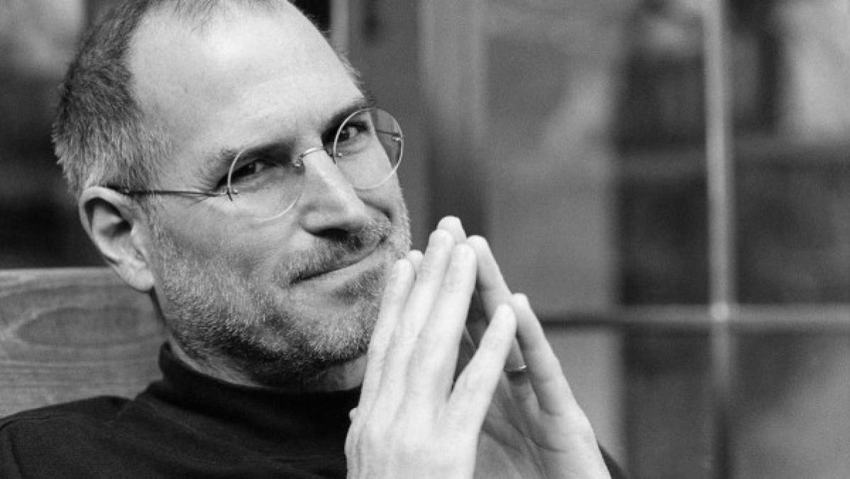 Steve Jobs: El fundador de Apple murió el 15 de octubre de 2011. Tres días antes, Ramsey había convertido un tanto ante el Tottenham.