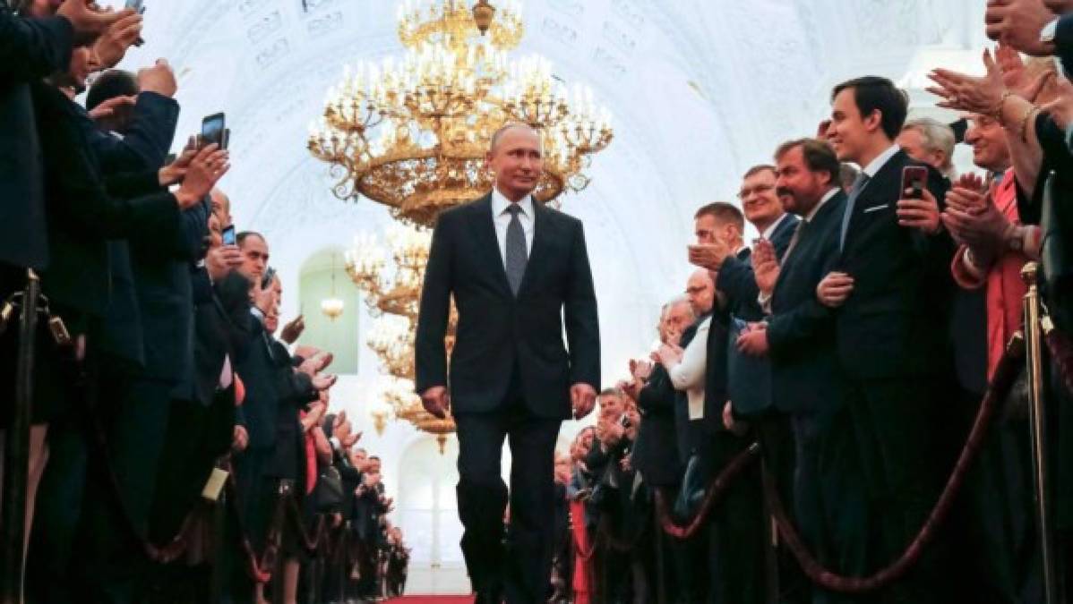 El enigmático presidente ruso, Vladimir Putin, sería el hombre más rico del mundo con una fortuna estimada en 200 mil millones de dólares, haciendo a un lado a los magnates estadounidenses Jeff Bezos y Bill Gates, reveló el experto ruso en finanzas, Bill Browder.