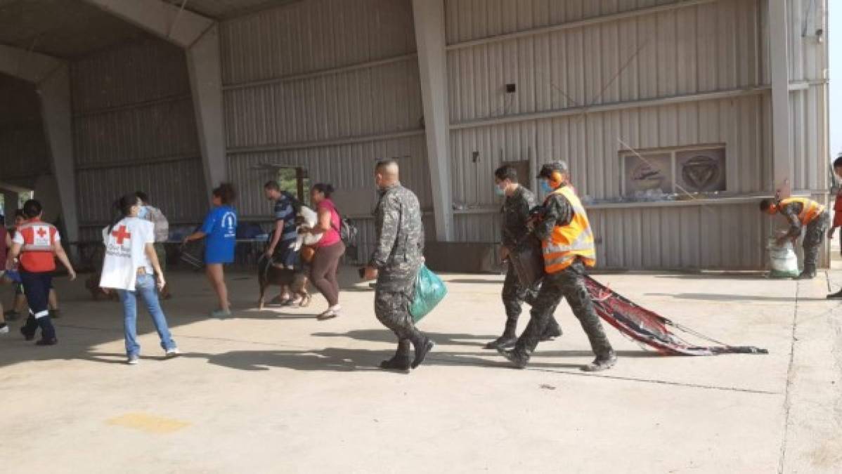 La estatal Comisión Permanente de Contingencias (Copeco) de Honduras confirmó hoy en un boletín que en las últimas horas fueron localizadas 31 nuevas víctimas como consecuencia de las inundaciones y derrumbes que dejó Eta a su paso por el país centroamericano, sin precisar detalles de las víctimas.<br/>