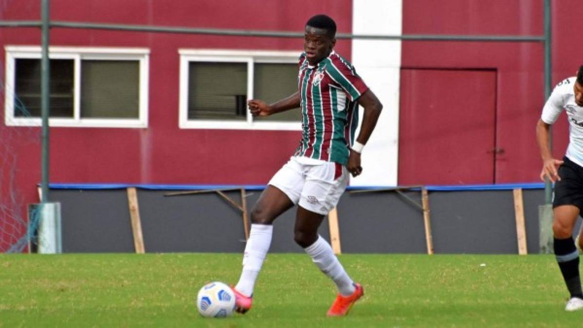 OFICIAL: El Manchester City ha completado el fichaje de Metinho, joven promesa del Fluminense. El chico cuenta con 23 años de edad y se desempeña como centrocampista. Foto Facebook Fluminense.