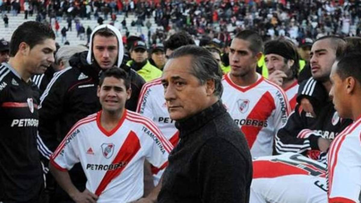 Era impensado que un club de esa envergadura jugase en una división inferior. Ese fue el camino hacia otros descensos posteriores de 'gigantes' del fútbol sudamericano.