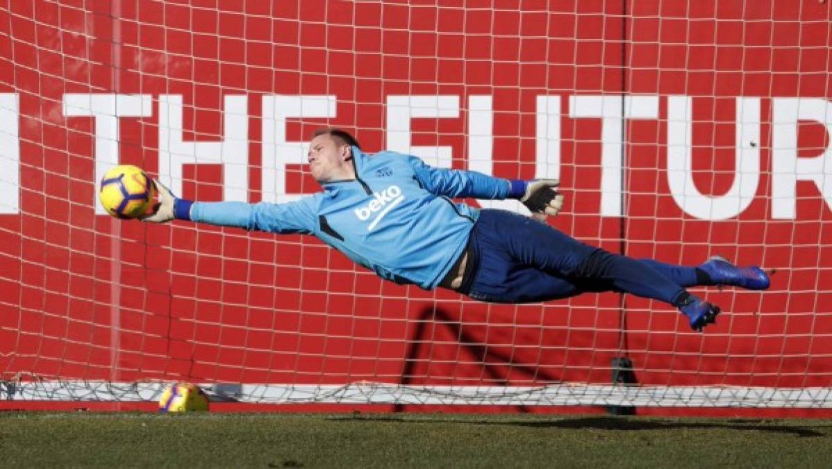 Ter Stegen: El portero alemán será titular debido a la baja de Jasper Cillessen.