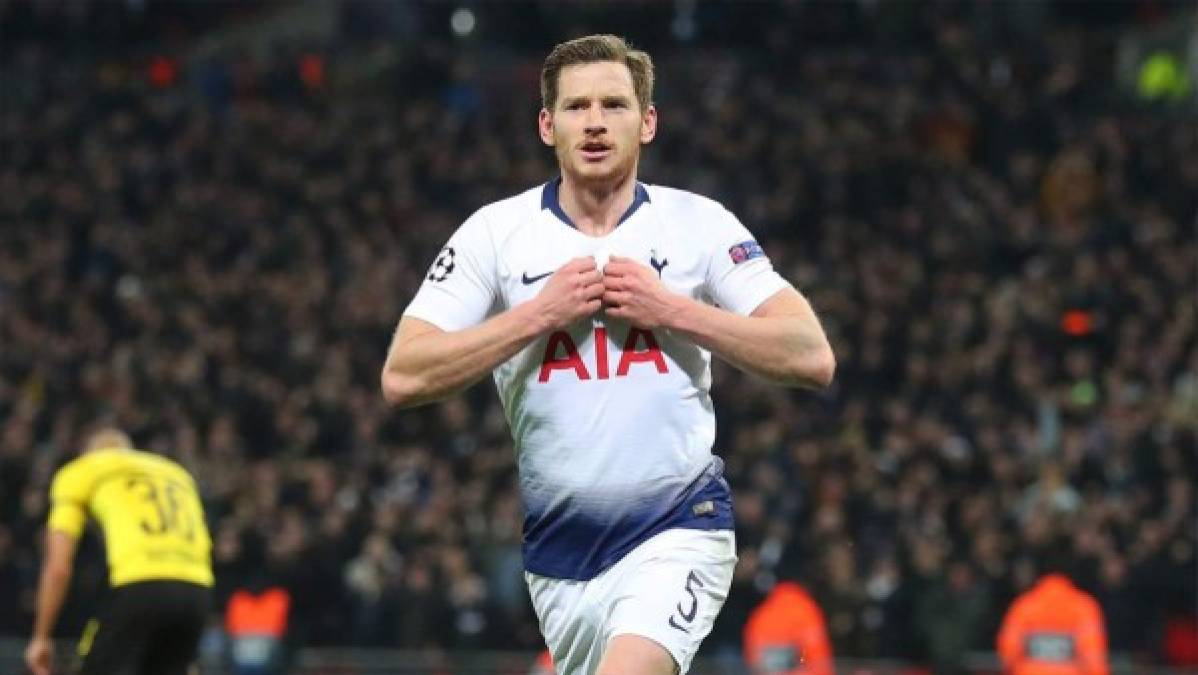 La Roma busca un central de peso y ese podría ser Jan Vertonghen. El defensor belga, agente libre desde que dejó el Tottenham, es del gusto del entrenador romano Paulo Fonseca. Según el Corriere dello Sport, el conjunto capitalino está encontrando dificultades para renovar el contrato de Chris Smalling y podría haber encontrado a su sustituto en otro jugador proveniente de la Premier.