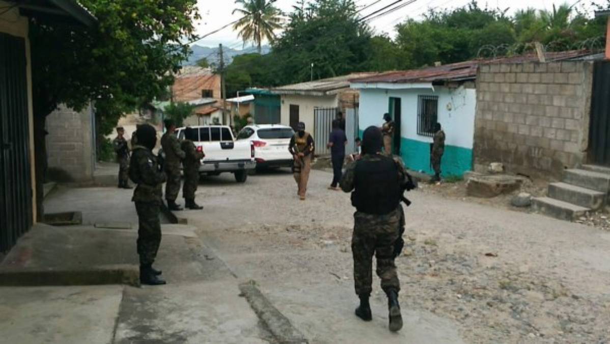 Allanamientos en el barrio La Sabana, Lourdes y colonia 1 de Mayo en Comayagua.