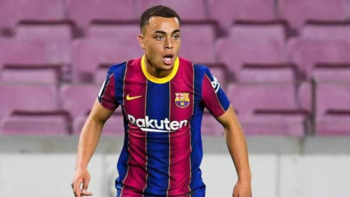 Sergiño Dest: El estadounidense estará como lateral por la banda derecha.