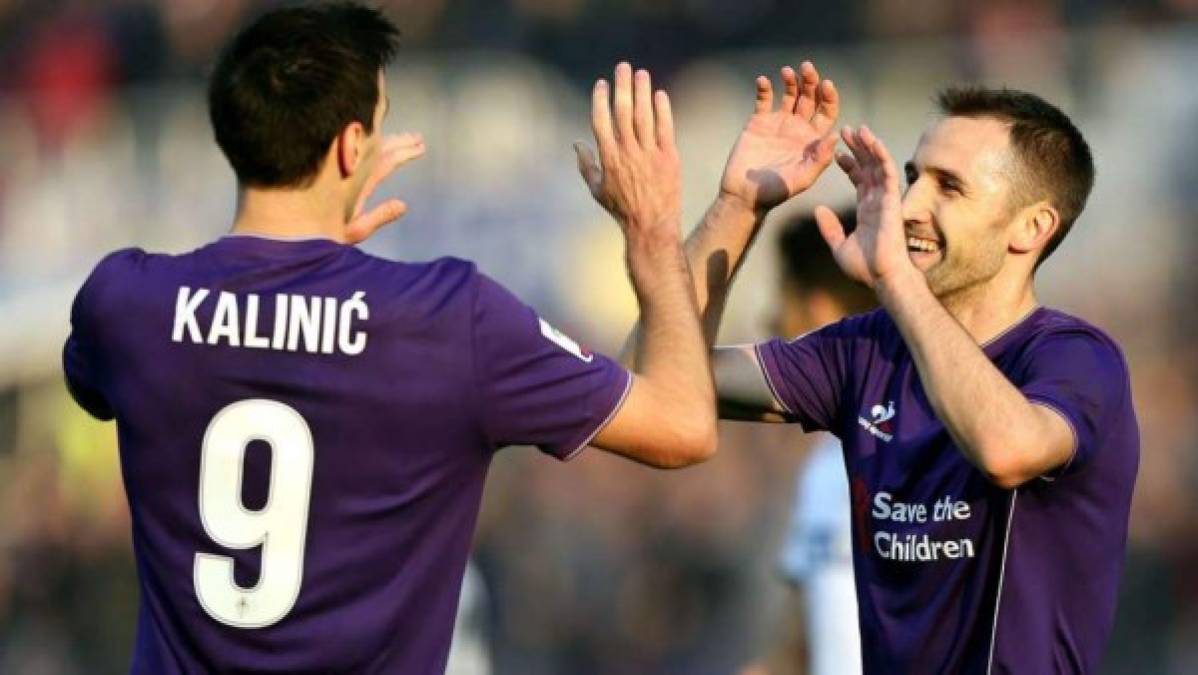 El AC Milan está interesado en fichar al delantero Nikola Kalinic y al centrocampista Milan Badelj, ambos de la Fiorentina, según Calciomercato. Pese a la multimillonaria inversión realizada por el club ‘rossonero’ durante el presente mercado de verano, el Milan desea a estos dos futbolistas y confía en incorporarlos por un precio asequible.