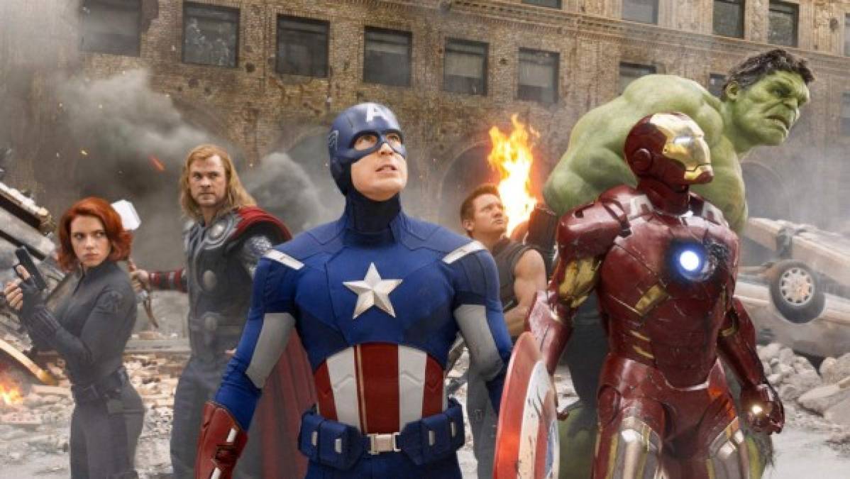 'The Avengers '<br/><br/>La primera gran unión de superhéroes de Marvel que introduce algunos elementos claves de la mitología de este universo como el Teseracto, que es un cubo de cuatro dimensiones espaciales. Es el primer contacto con Thanos y con las amenazas terribles más allá de nuestro planeta. Sus creadores apostaron por el humor entre estos personajes.