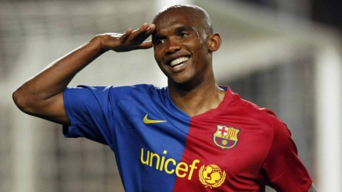 Samuel Eto'o estuvo en el equipo filial al Real Madrid, pero fue cedido y tras su brillante paso por el Mallorca el club blanco quiso recuperarlo, pero el delantero camerunés prefirió irse al Barcelona donde fue uno de los grande delanteros en la historia del cuadro catalán.