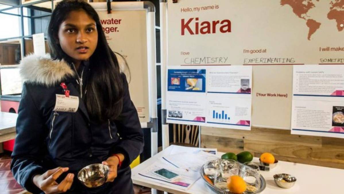 8. Kiara Nirghin. Esta joven científica de 16 años y originaria de Sudafrica ha desarrollado un invento para hacer frente a las sequías. Ganadora de un premio científico concedido por Google con su invento, Kiara desarrolló un dispositivo capaz de absorber centenares de veces su propio peso en agua, ayudando a los agricultores a almacenar agua para hacer frente a las sequías. Sus elementos: piel de naranja y de aguacates.