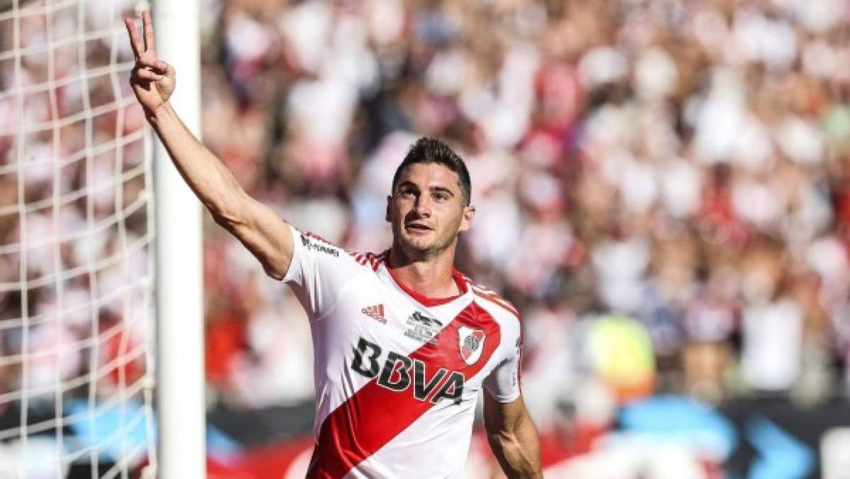 El Leverkusen hace oficial el fichaje del delantero argentino Lucas Alario, procedente de River Plate.