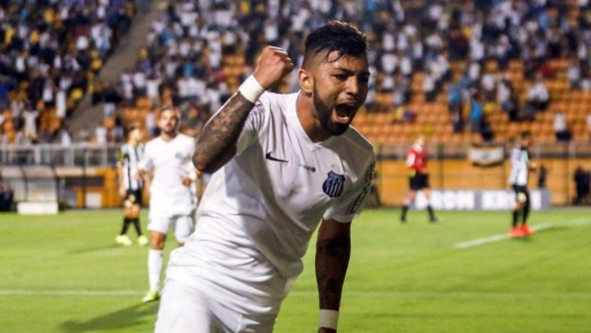 La Juventus de Turín estaría trabajando en el fichaje del jugador brasileño del Santos conocido como Gabigol. Así lo ha puesto de manifiesto el propio jugador en declaraciones recogidas por la Gazzetta dello Sport durante la concentración para los Juegos Olimpicos de Rio, que disputará la selección carioca en su país. Gabigol ha dicho que: 'Antes de salir estaba participando activamente en las negociaciones con el Santos y la Juventus, pero cuando vine aquí dejé todo en manos de mi padre y mi agente. Pronto tomaré una decisión'.