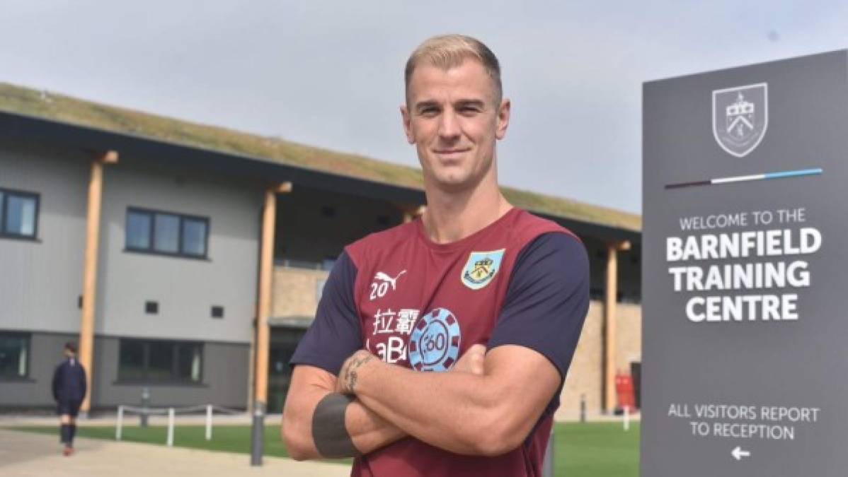 El Burnley ha fichado al guardameta inglés Joe Hart por 4.500.000 €. Firma hasta junio de 2020, Pep Guardiola le dio de baja en el Manchester City.