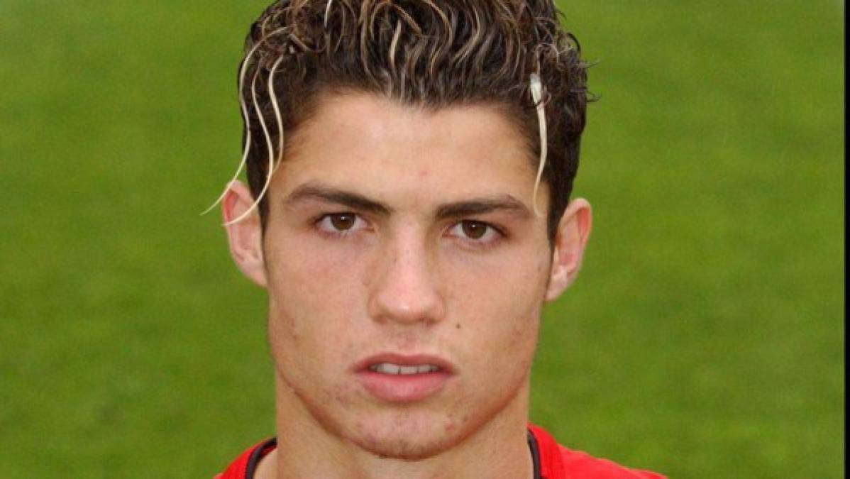 Cristiano Ronaldo con su nuevo look ha recordado lo que fueron sus inicios en el fútbol.