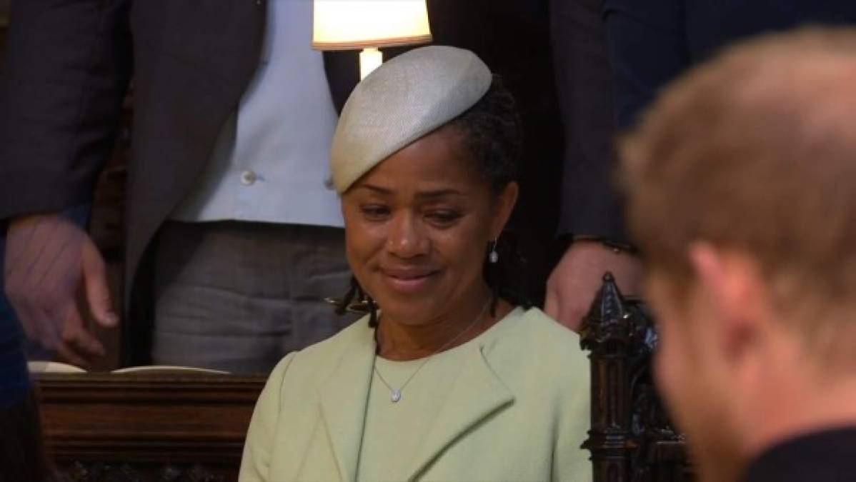 Doria Ragland, madre de Meghan Markle, lloró durante toda la ceremonia. No pudo ocultar la emoción de ver a su hija casándose con un príncipe.