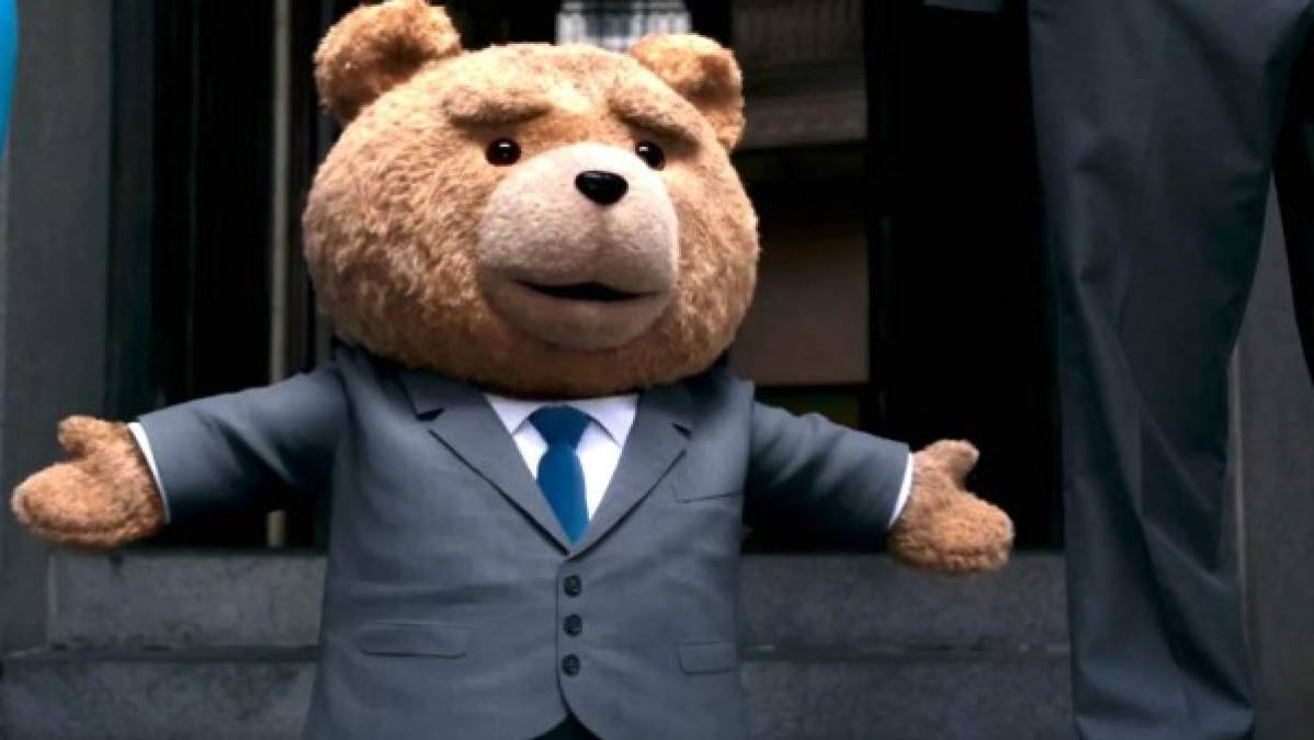 Ted<br/><br/>Cuando John Bennett (Mark Wahlberg) era pequeño, deseaba que su osito de peluche Ted fuera un oso de verdad y, por desgracia, su sueño se hizo realidad. Más de veinte años después, Ted sigue con John y saca de quicio a su novia Lori, que empieza a perder la paciencia. Para colmo, a John no parece preocuparle su futuro profesional y se pasa la vida fumando con Ted. A pesar de ello, John intenta alcanzar la madurez, pero parece que para conseguirlo le resulta indispensable la ayuda de Ted.