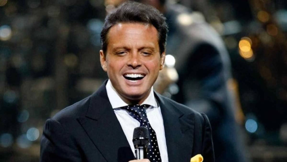 LUIS MIGUEL. Debido a que en 2008 el cantante canceló su participación en dos noticieros de la empresa, se decidió imponerle un veto y no cubrir la presentación de su álbum Cómplices, presentado por aquellos años en Ciudad de México.