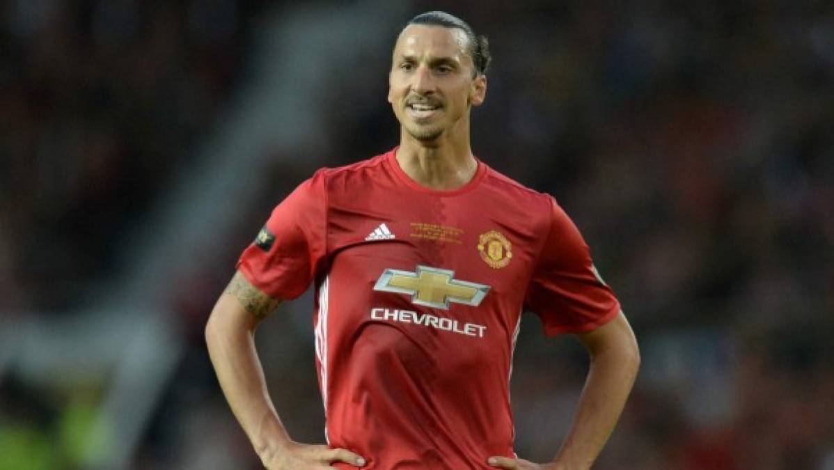 Según indica el diario inglés Express, el Manchester United ofrecerá una oferta de renovación a Zlatan Ibrahimovic, cuando se recupere de su lesión. La misma información asegura que el sueco solo aceptará su vuelta a los 'Red Devils' si el equipo mancuniano ha obtenido buenos resultados en el primer semestre de la Premier.