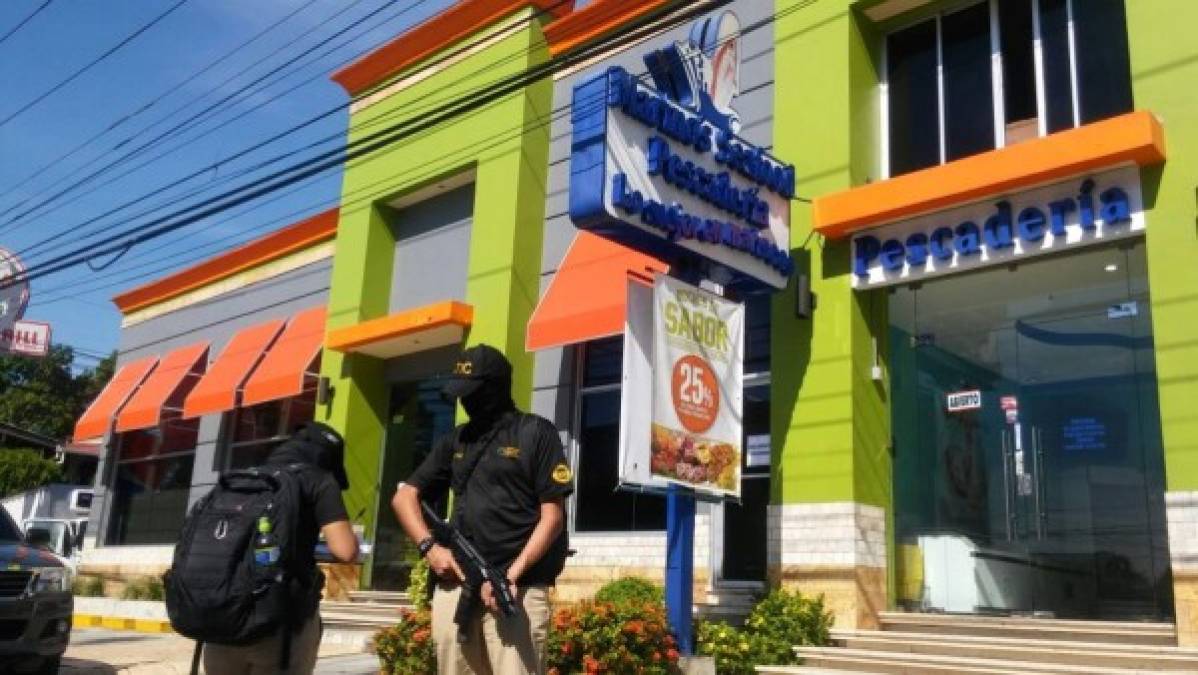 Allanamiento en pescadería Marinos Seafood en La Ceiba.En San Pedro Sula, varios restaurantes fueron asegurados, entre ellos Mono's Grill del barrio Suyapa .