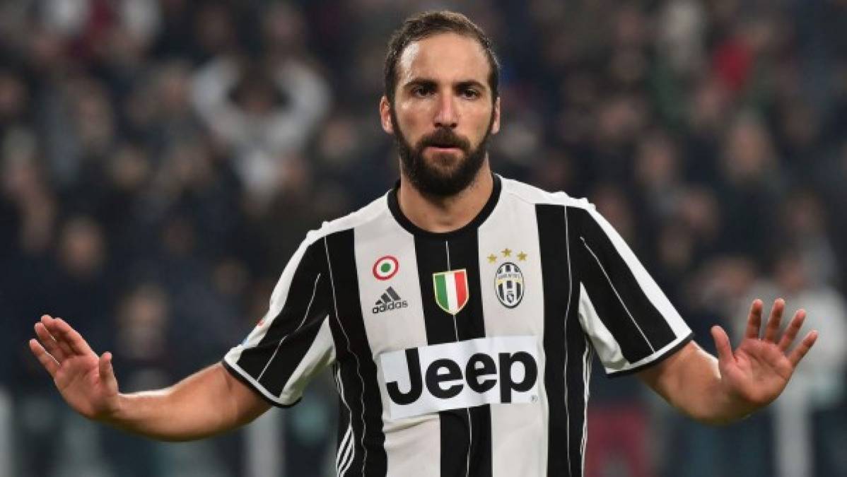 Gonzalo El 'Pipita' Higuaín llegó al Juventus procedente del histórico rival Nápoles en el verano de 2016 después de que los turineses aceptaran pagar la cláusula de rescisión de 90 millones de euros.