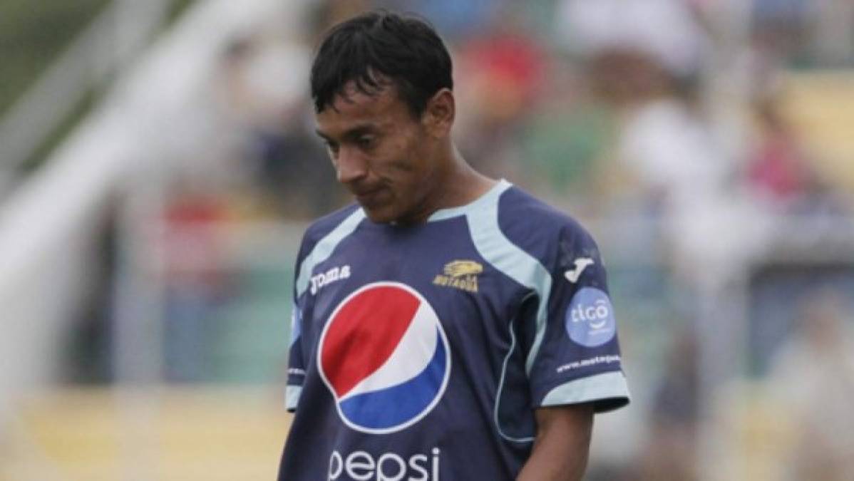 Javier Portillo, el lateral por la banda izquierda ha portado camisetas como la del Motagua, Olimpia y Real España. Hace unos meses fue separado por los aurinegros por tantas expulsiones.