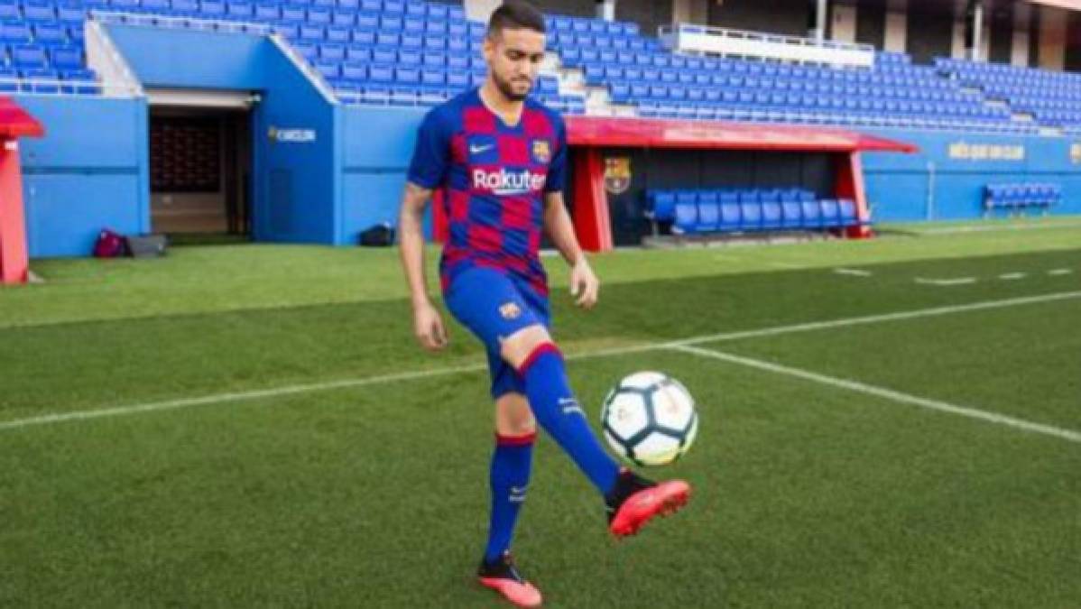 El entrenamiento del Barça de este miércoles dejó la imagen de Rey Manaj, nuevo fichaje para el Barcelona B, entrenando a las órdenes de Quique Setién en la previa del partido de Copa del Rey que enfrentará este jueves a los azulgrana con el Leganés en el Camp Nou.