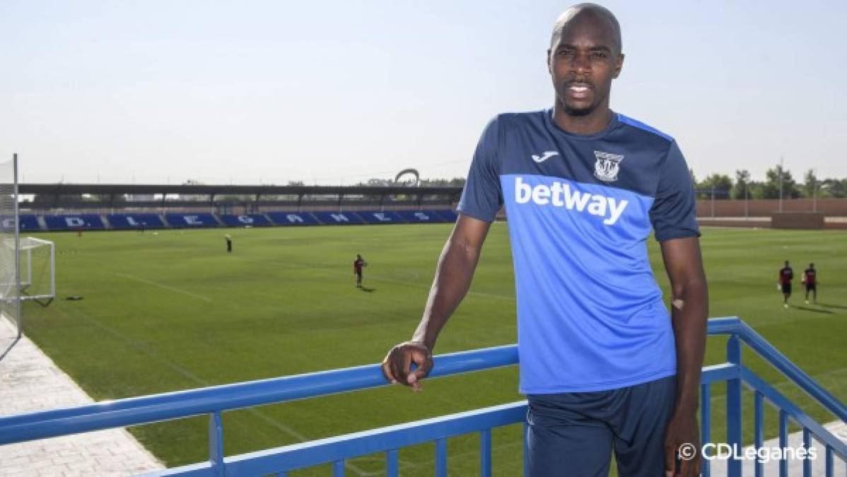 El Leganés y el West Bromwich Albion han llegado a un acuerdo para la cesión por una temporada del lateral derecho franco-camerunés Allan Nyom. El defensa jugó 6 temporadas en el Granada.