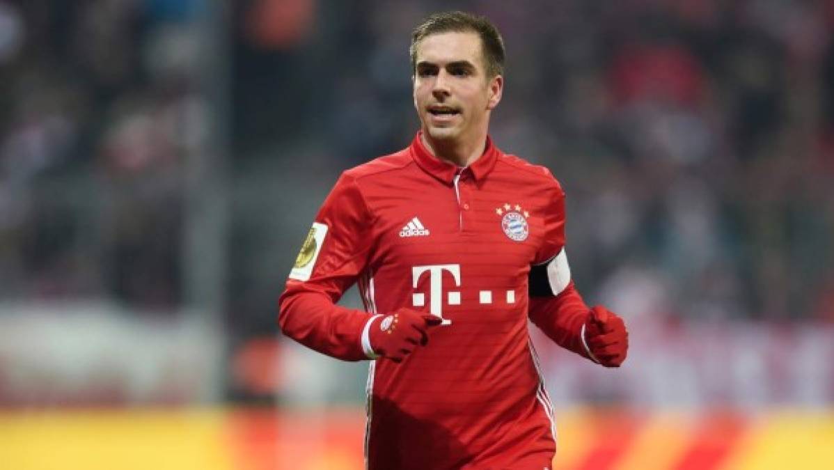 Philipp Lahm, lateral del Bayern Múnich, colgará las botas en junio después de una brillante carrera. Ese será en principió el fin de su vinculación con los bávaros según apunta Bild, ya que ha rechazado la oferta de convertirse en el nuevo director deportivo del club.