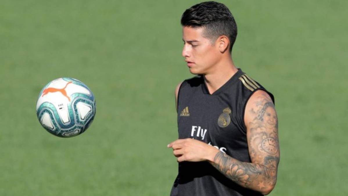 James Rodríguez: El Manchester United está interesado en el fichaje del colombiano que no entra en los planes de Zidane en Real Madrid.. El conjunto inglés busca grandes refuerzos de calidad de cara al mercado veraniego y el colombiano encaja en sus planes. Desde Old Trafford están dispuestos a ofrecer una cantidad que ronde los 25 millones de euros, precio que en el Real Madrid podrían aceptar. <br/>