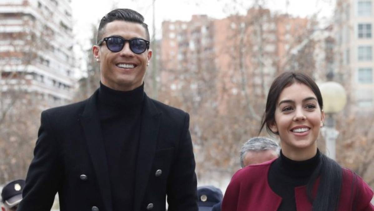 Cristiano Ronaldo y Georgina estuvieron en los restaurantes de la zona, disfrutaron de la playa privada y compartieron sin tener el acoso de la gente.
