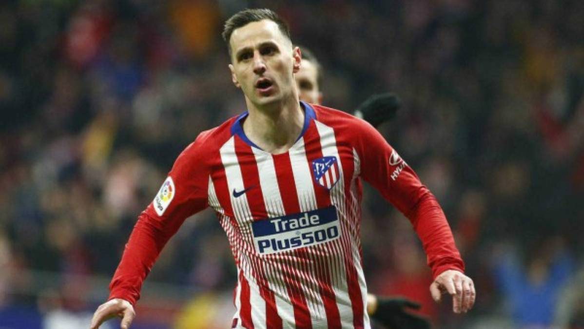 Nikola Kalinić: El atacante croata dejará al Atlético de Madrid y en Italia se menciona que los clubes Fiorentina y la Roma lo pretenden.