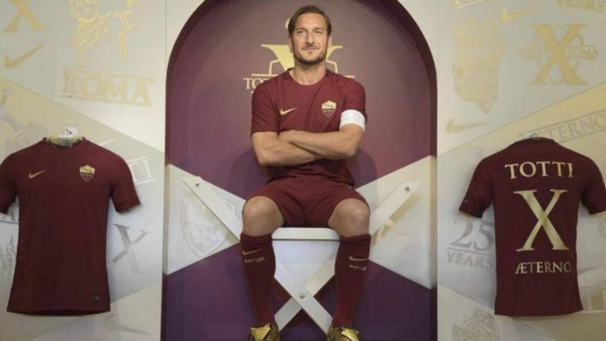 'Ilenia no te rindas, lo harás, estamos todos contigo', fueron las palabras del ex futbolista Francesco Totti que llegaron al oído de la joven.