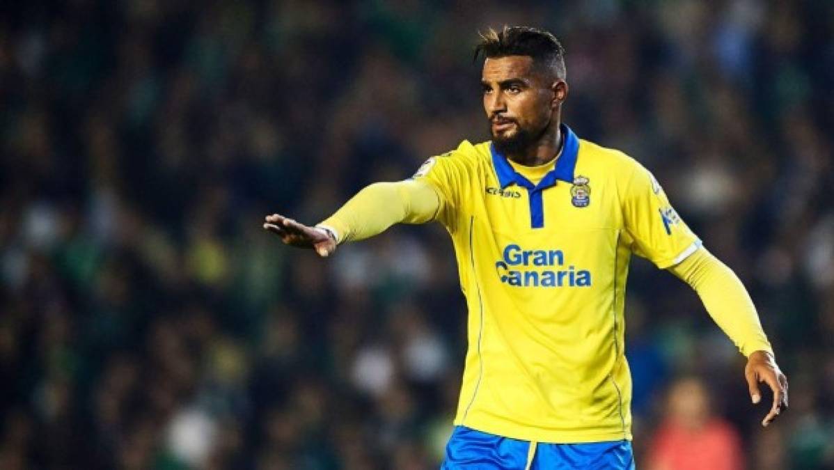 Lo que se adelantó, se ha confirmado con la rueda de prensa de Kevin Prince Boateng. El jugador, nacido en Alemania, seguirá de amarillo durante tres temporadas más. Hoy se mostraba feliz junto con el presidente del club, Miguel Ángel Ramírez. 'El dinero es muy importante, pero no lo más importante en la vida. Para mí lo es más ser feliz', ha dicho el jugador.