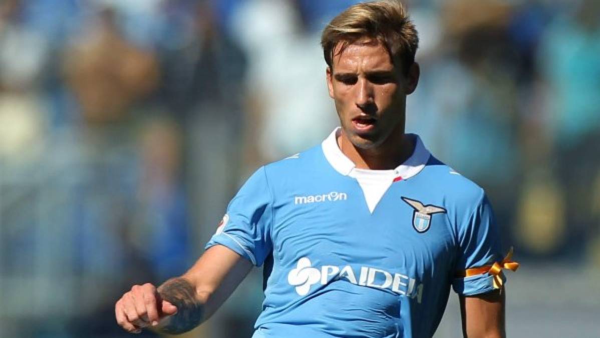 El centrocampista del Lazio Lucas Biblia ha llegado a un principio de acuerdo con la entidad romana para ampliar su contrato por cuatro temporadas más. Su vinculación con el club finalizaba el 30 de junio de 2018. El argentino pasará a ganar 2,8 millones de euros por temporada.