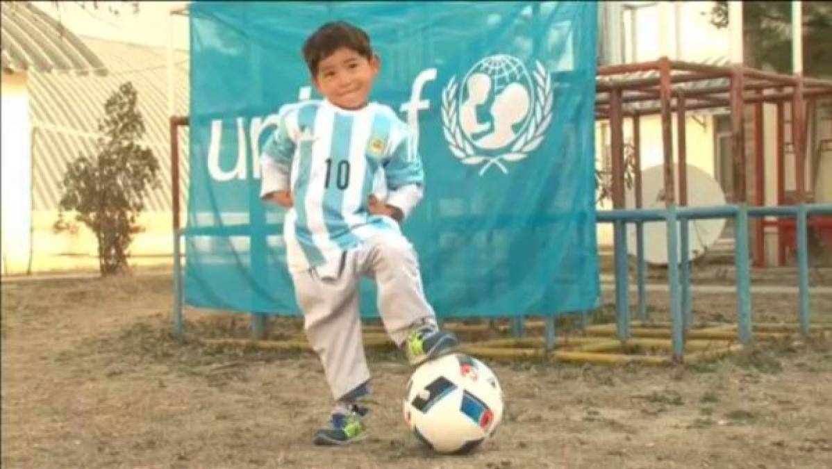 El joven relató cómo en ocasiones desconocidos merodeaban la casa al anochecer y los familiares recibían amenazas. 'A causa de todo esto, temíamos que le secuestraran y prácticamente encerramos a Murtaza en casa y no le enviamos a la escuela durante dos años', resumió.