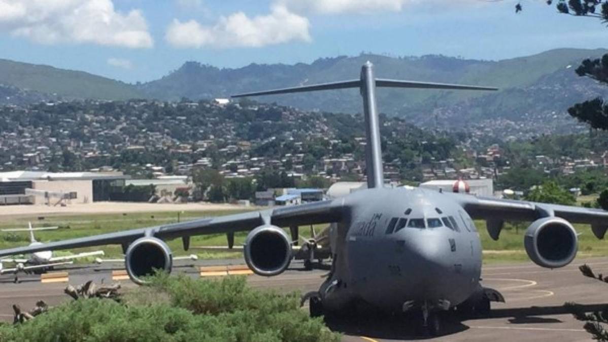 El imponente avión CC-177 Globemaster III de las fuerzas armadas canadienses llegó este jueves por la mañana a la base aérea Hernán Acosta Mejía en Tegucigalpa.<br/><br/>La aeronave transportó el equipo de protección personal que el Estado de Honduras compró para dotar al personal médico que labora en la primera línea de batalla contra el Covid-19.