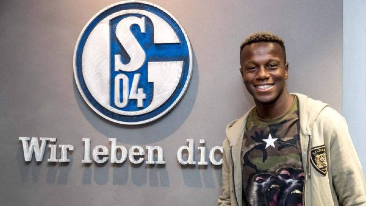 El Schalke 04 ha hecho oficial el fichaje de Hamza Mendyl. El joven lateral izquierdo firma por 5 temporadas y llega del LOSC Lille por 6 millones de euros.