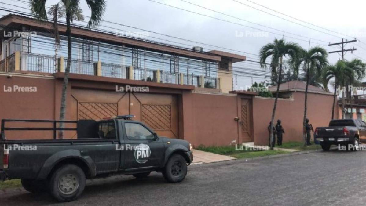 Autoridades ejecutaron este jueves operativos en los cuales se aseguran bienes al exalcalde de El Paraíso, Copán, Amílcar Alexander Ardón Soriano.<br/>