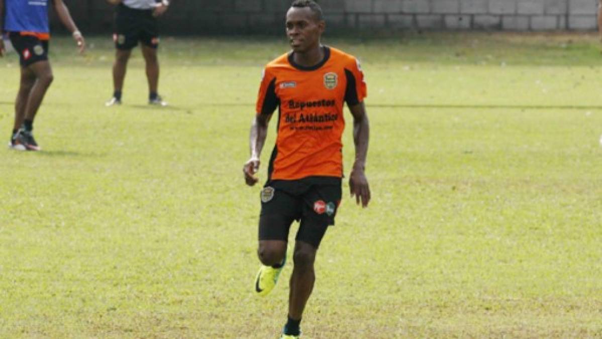 Kervin Johnson: El jugador hondureño, en su momento estuvo en Real España, Deportes Savio llegando a jugar hasta en la selección, ahora jugará en Belice con el Belmopán Bandits.