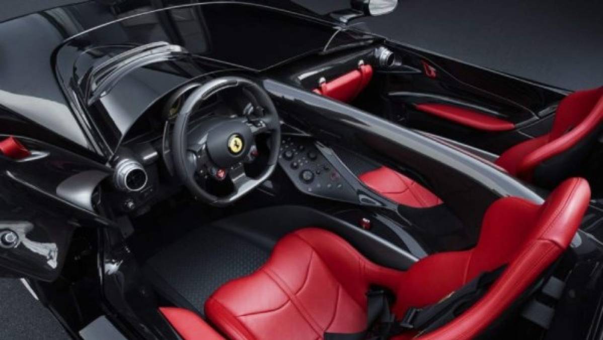 El Ferrari Monza pertenece a la serie Icona, la cual es definida por la compañía como un nuevo concepto que conecta con el pasado e incluye series especiales limitadas para clientes y coleccionistas de Ferrari. Foto Facebook Ferrari.