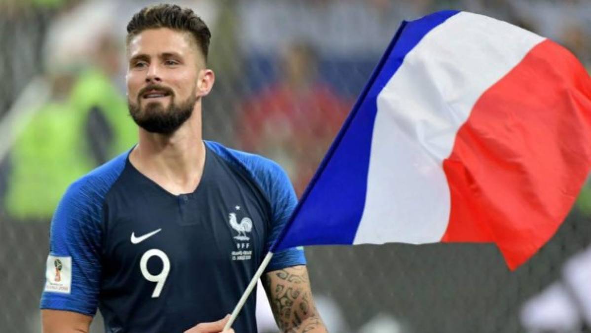 Olivier Giroud ha admitido en una entrevista para Le Dauphine que su objetivo no pasa por volver a Francia. El delantero del Chelsea tenía varias ofertas de la Ligue 1, e incluso del Atlético, pero no quiere moverse de la Premier.