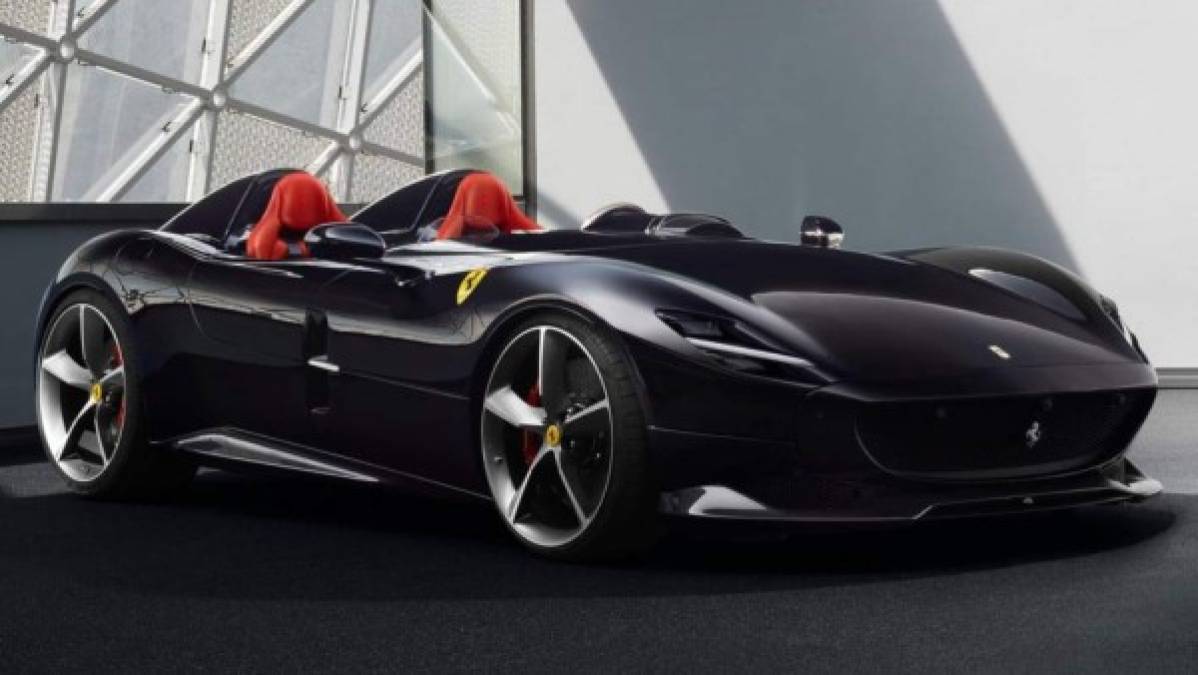 Estos vehículos están fabricados en fibra de carbono y cuentan con el motor más potente, jamás construido por Ferrari, nada más y nada menos que un V12 6.5l con 810 CV de potencia para 1.520 kilos de tarado, en la versión SP2. Foto Facebook Ferrari.