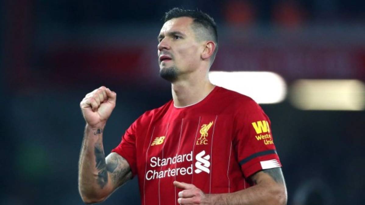 Dejan Lovren está muy cerca de despedirse del Liverpool. Según The Times, el central croata de origen bosnio podría abandonar la disciplina británica tras seis temporadas para unirse al Zenit San Petersburgo. <br/><br/>La importancia de Lovren en los planes de Klopp se ha ido reduciendo, tanto que en esta histórica Premier League del conjunto red ta sólo ha jugado ocho encuentros como titular. Tiene la maleta lista para marcharse de Anfield rumbo a Rusia.