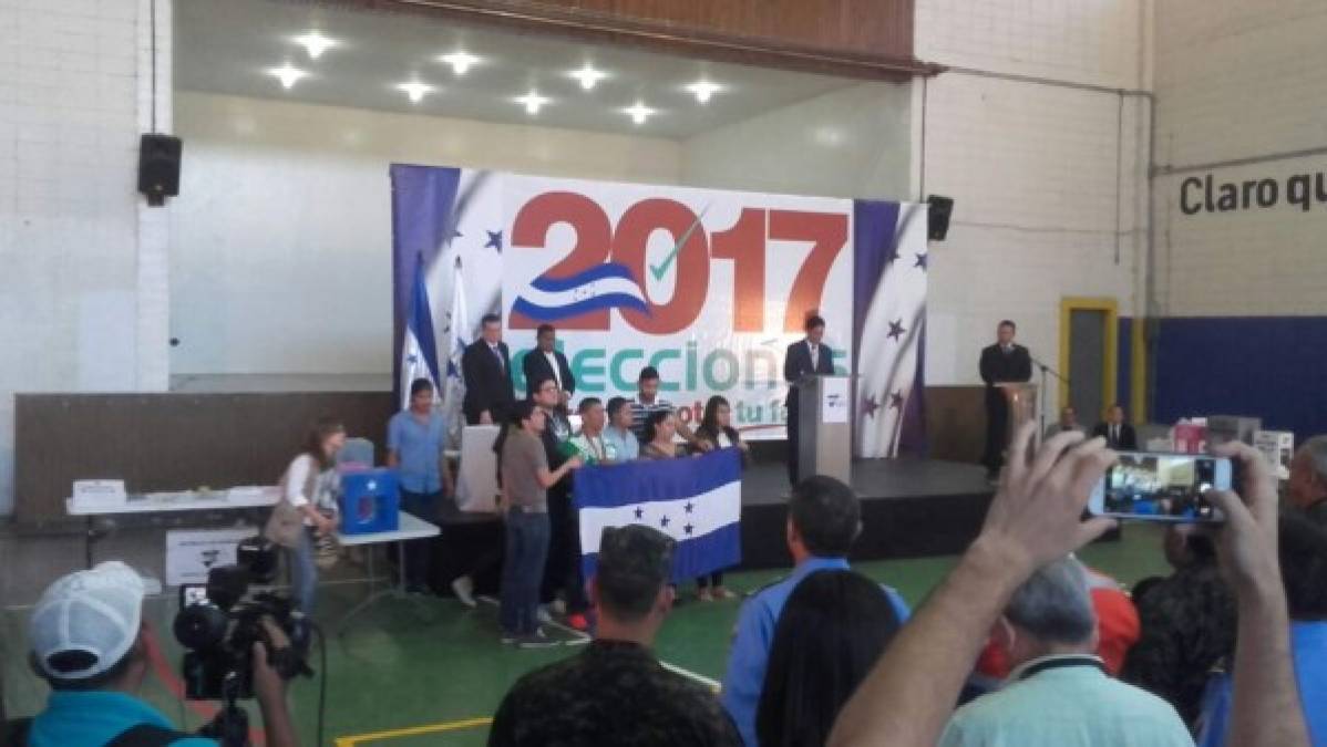 En el Instituto San Miguel inició el proceso electoral primario de 2017.<br/>